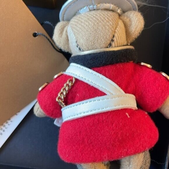 BURBERRY Bear 🐻 guardsman 💂‍♂️ keychain purse charm - Picture 6 of 6
